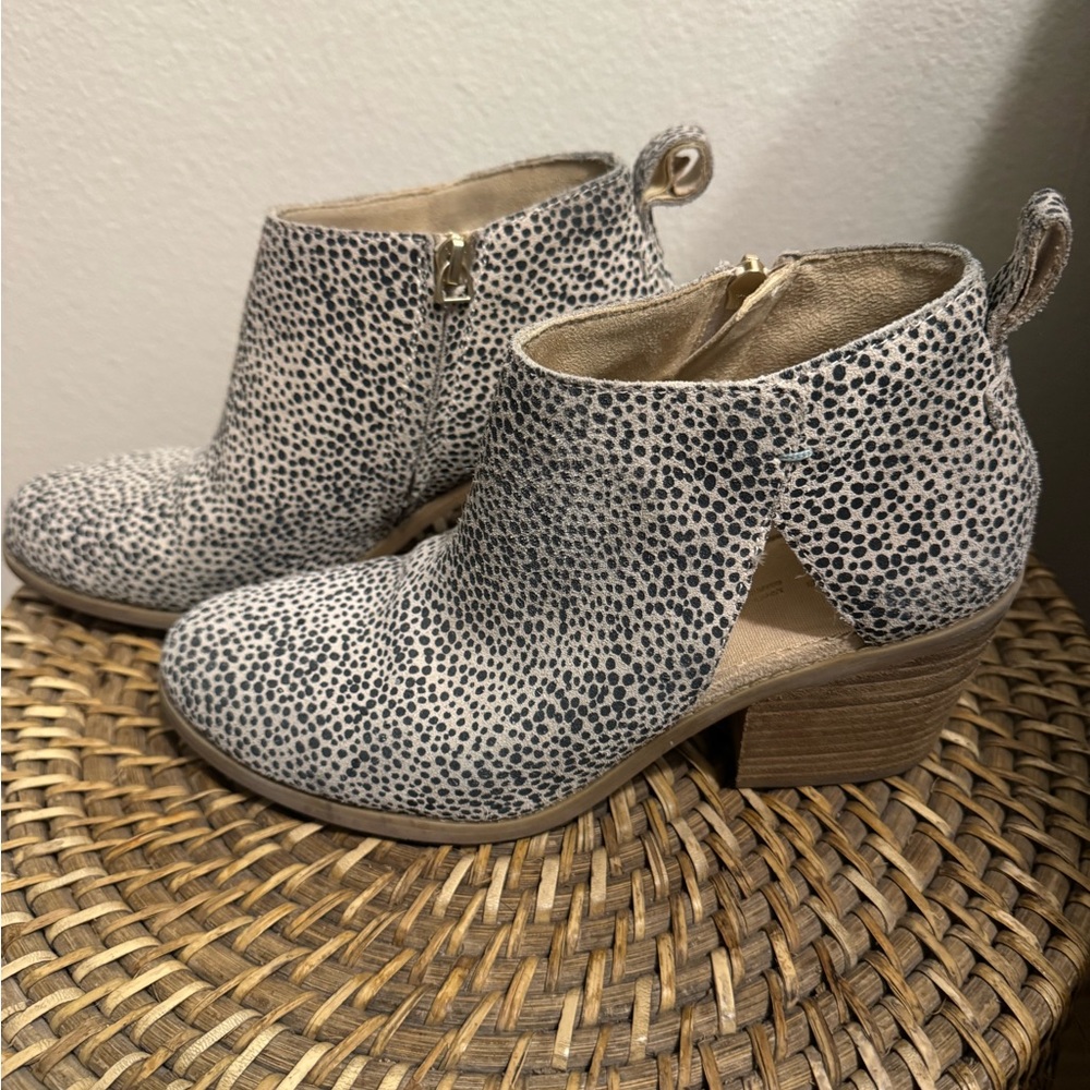 Toms Black and Cream Patterned Ankle Boots
